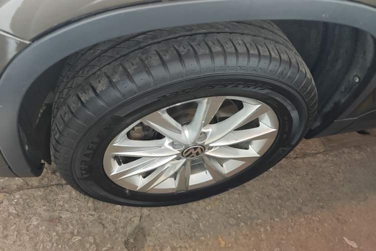 Used Volkswagen Tiguan 2016 300TSI Automatic All-Wheel Drive Fashion Vision Edition Left Front Wheel Hub