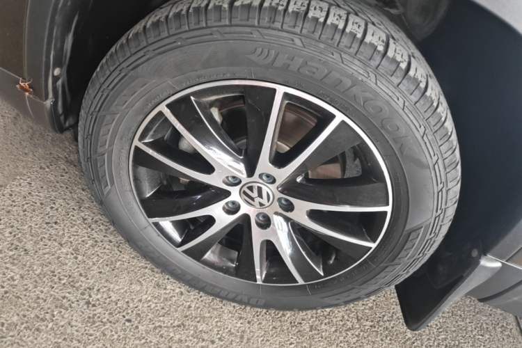 Used Volkswagen Tiguan 2016 300TSI Automatic All-Wheel Drive Luxury Edition Left Front Wheel Hub