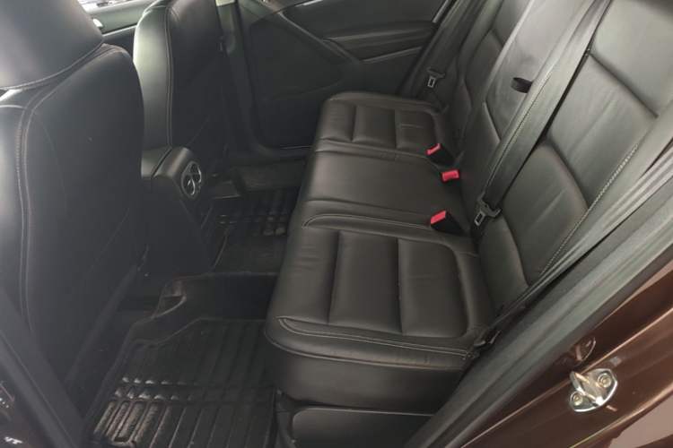 Used Volkswagen Tiguan 2016 300TSI Automatic All-Wheel Drive Luxury Edition Left Rear Seat