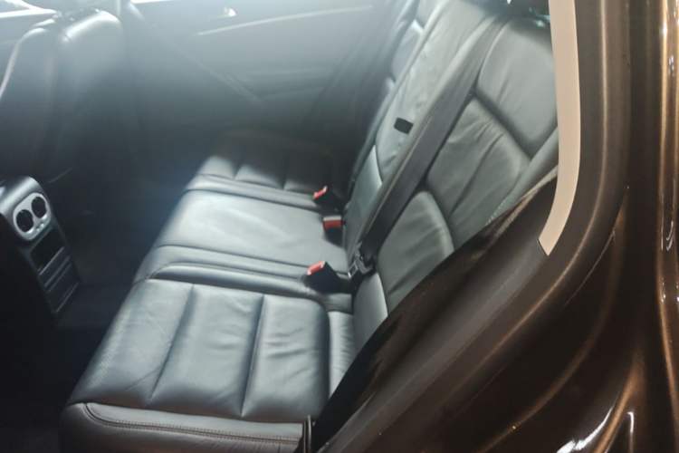 Used Volkswagen Tiguan 2016 300TSI Automatic Two-Wheel Drive Luxury Edition Left Rear Seat