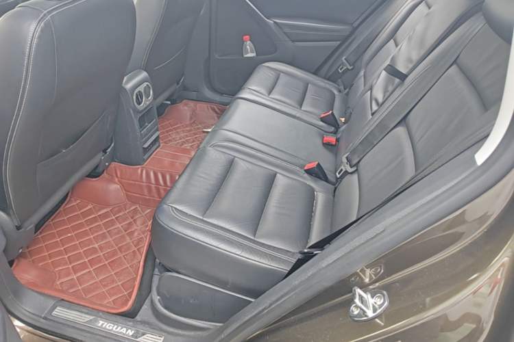 Used Volkswagen Tiguan 2016 300TSI Automatic Two-Wheel Drive Luxury Edition Left Rear Seat