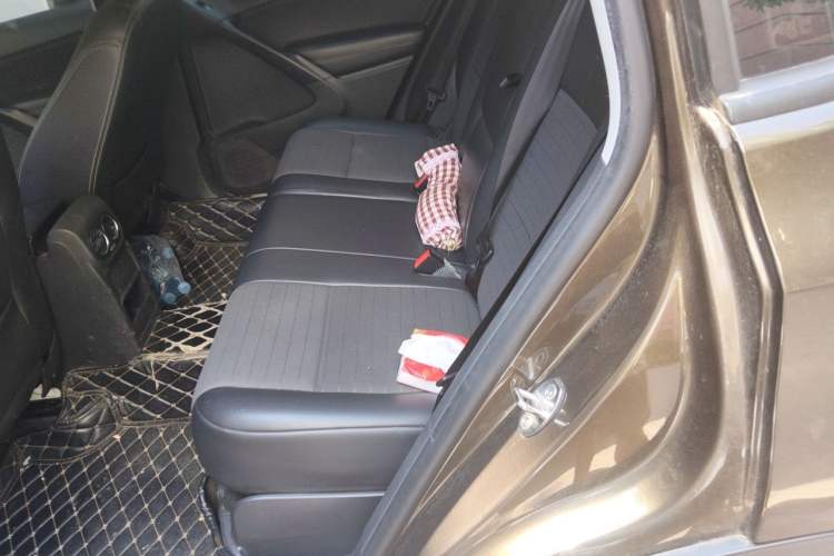 Used Volkswagen Tiguan 2016 280TSI Automatic Two-Wheel-Drive Silk Road Style Edition Left Rear Seat