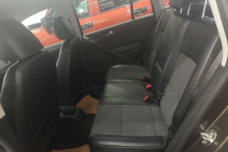Used Volkswagen Tiguan 2016 300TSI Automatic Two-Wheel Drive Trend Edition Left Rear Seat