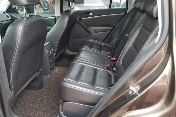 Used Volkswagen Tiguan 2016 300TSI Automatic Two-Wheel Drive Luxury Edition Left Rear Seat