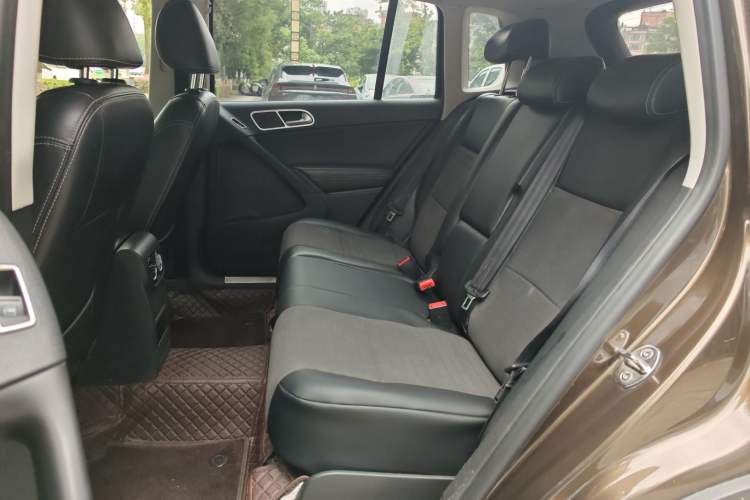 Used Volkswagen Tiguan 2016 280TSI Automatic Two-Wheel-Drive Silk Road Style Edition Left Rear Seat