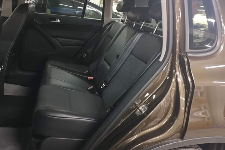 Used Volkswagen Tiguan 2016 280TSI Automatic Two-Wheel-Drive Silk Road Style Edition Left Rear Seat