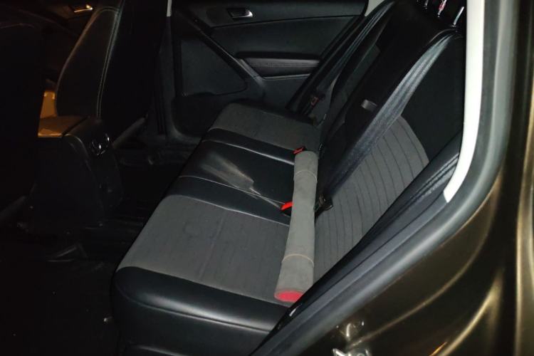 Used Volkswagen Tiguan 2016 280TSI Automatic Two-Wheel-Drive Silk Road Style Edition Left Rear Seat
