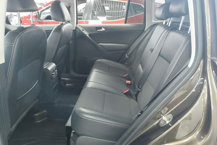 Used Volkswagen Tiguan 2016 280TSI Automatic Two-Wheel-Drive Silk Road Style Edition Left Rear Seat
