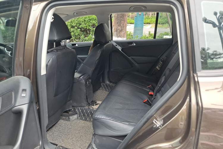 Used Volkswagen Tiguan 2016 280TSI Automatic Two-Wheel-Drive Silk Road Style Edition Left Rear Seat