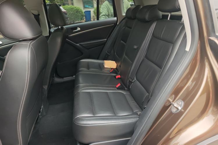 Used Volkswagen Tiguan 2016 300TSI Automatic All-Wheel Drive Luxury Edition Left Rear Seat