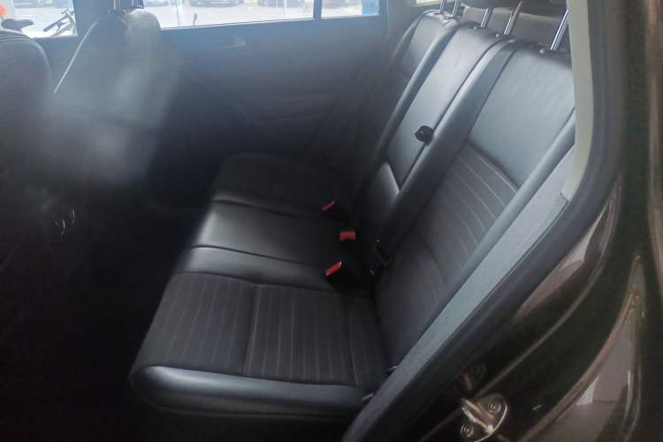 Used Volkswagen Tiguan 2016 280TSI Automatic Two-Wheel-Drive Silk Road Style Edition Left Rear Seat