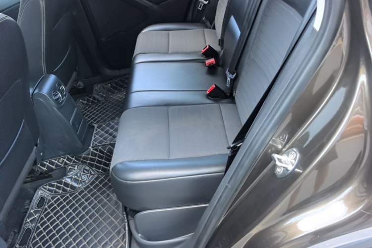Used Volkswagen Tiguan 2016 280TSI Automatic Two-Wheel-Drive Silk Road Style Edition Left Rear Seat