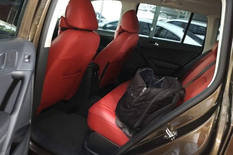 Used Volkswagen Tiguan 2016 280TSI Automatic Two-Wheel-Drive Silk Road Style Edition Left Rear Seat