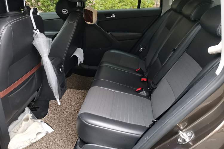 Used Volkswagen Tiguan 2016 280TSI Automatic Two-Wheel-Drive Silk Road Style Edition Left Rear Seat