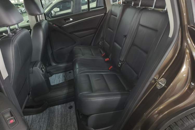 Used Volkswagen Tiguan 2016 280TSI Automatic Two-Wheel Drive Silk Road Comfort Edition Left Rear Seat