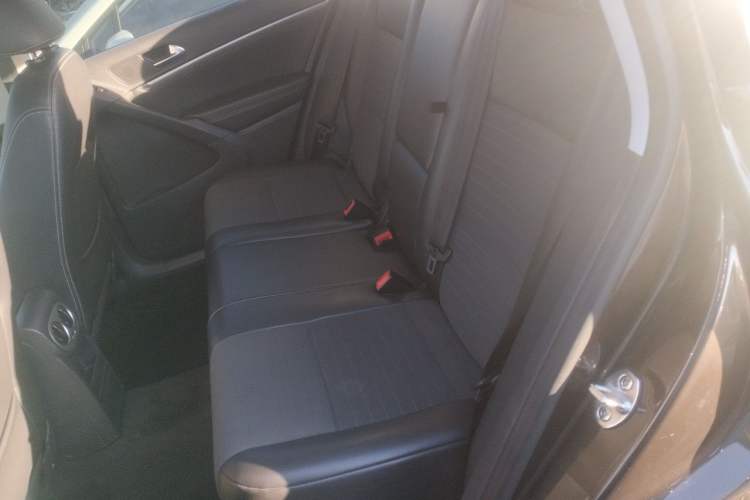 Used Volkswagen Tiguan 2016 300TSI Automatic All-Wheel Drive Fashion Vision Edition Left Rear Seat