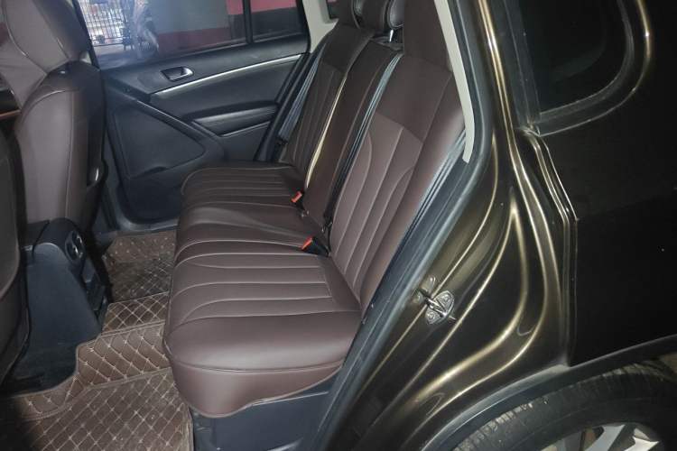Used Volkswagen Tiguan 2016 280TSI Automatic Two-Wheel Drive Silk Road Comfort Edition Left Rear Seat