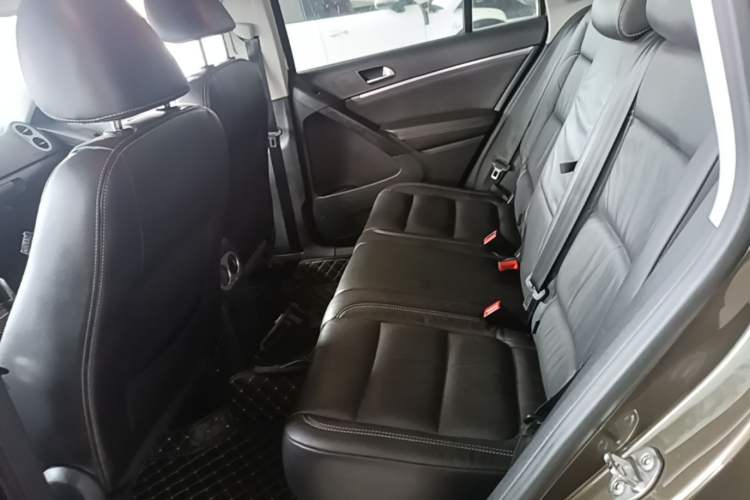 Used Volkswagen Tiguan 2016 280TSI Automatic Two-Wheel Drive Silk Road Comfort Edition Left Rear Seat