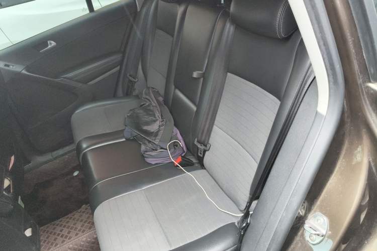 Used Volkswagen Tiguan 2016 280TSI Automatic Two-Wheel-Drive Silk Road Style Edition Left Rear Seat