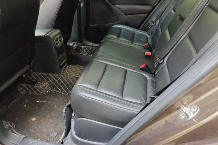 Used Volkswagen Tiguan 2016 280TSI Automatic Two-Wheel Drive Silk Road Comfort Edition Left Rear Seat