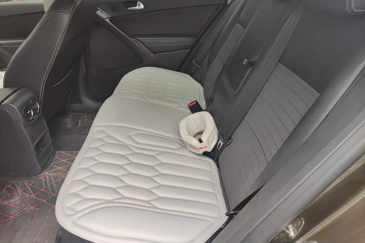 Used Volkswagen Tiguan 2016 280TSI Automatic Two-Wheel-Drive Silk Road Style Edition Left Rear Seat