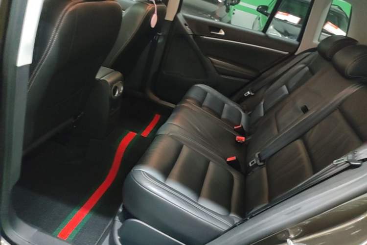 Used Volkswagen Tiguan 2016 280TSI Automatic Two-Wheel Drive Silk Road Comfort Edition Left Rear Seat