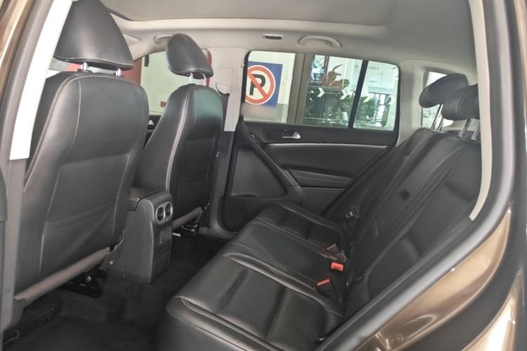 Used Volkswagen Tiguan 2016 300TSI Automatic All-Wheel Drive Luxury Edition Left Rear Seat