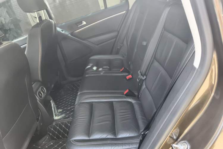 Used Volkswagen Tiguan 2016 280TSI Automatic Two-Wheel Drive Silk Road Comfort Edition Left Rear Seat