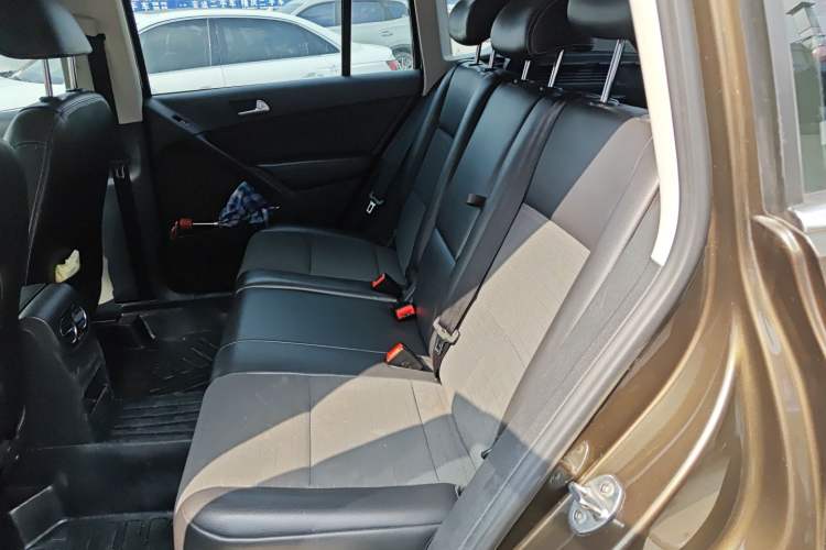 Used Volkswagen Tiguan 2016 280TSI Automatic Two-Wheel-Drive Silk Road Style Edition Left Rear Seat