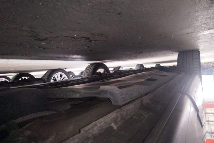 Used Volkswagen Tiguan 2016 300TSI Automatic All-Wheel Drive Fashion Vision Edition Left Side Sill