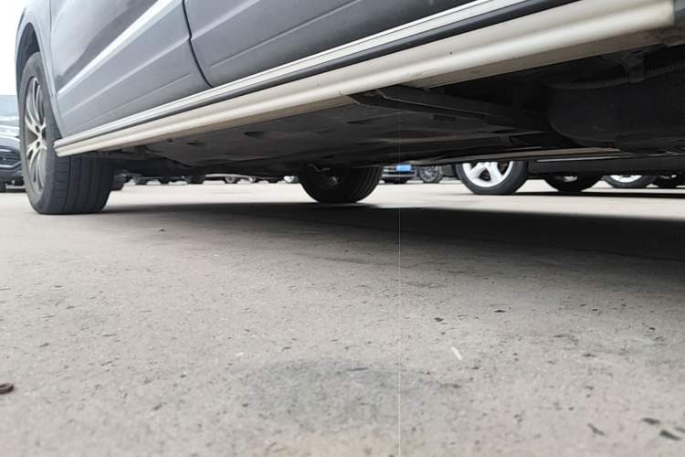 Used Volkswagen Tiguan 2016 300TSI Automatic All-Wheel Drive Luxury Edition Left Side Sill