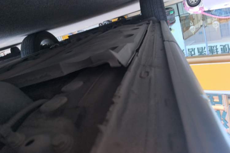 Used Volkswagen Tiguan 2016 280TSI Automatic Two-Wheel-Drive Silk Road Style Edition Left Side Sill