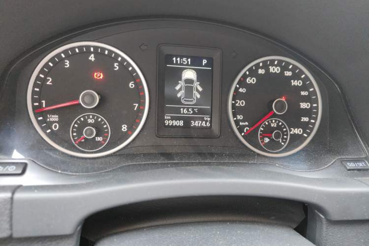Used Volkswagen Tiguan 2016 280TSI Automatic Two-Wheel Drive Silk Road Comfort Edition Odometer Close Up