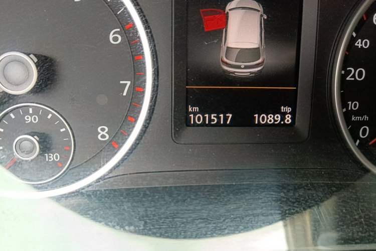 Used Volkswagen Tiguan 2016 330TSI Automatic All-Wheel-Drive Flagship Edition Odometer Close Up