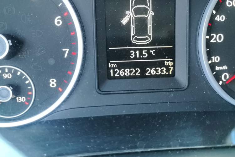 Used Volkswagen Tiguan 2016 300TSI Automatic Two-Wheel Drive Trend Edition Odometer Close Up