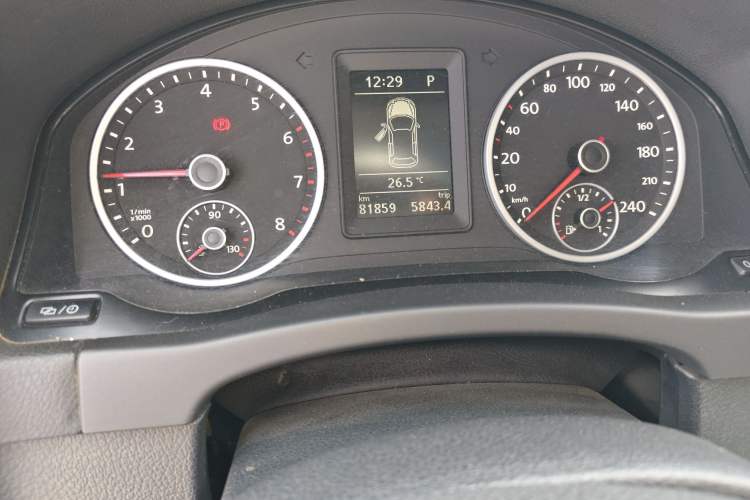 Used Volkswagen Tiguan 2016 280TSI Automatic Two-Wheel Drive Silk Road Comfort Edition Odometer Close Up