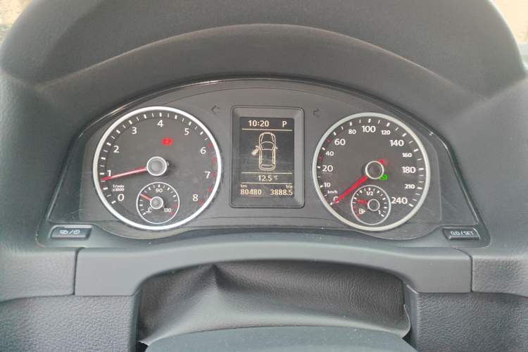 Used Volkswagen Tiguan 2016 300TSI Automatic Two-Wheel Drive Comfort Edition Odometer Close Up