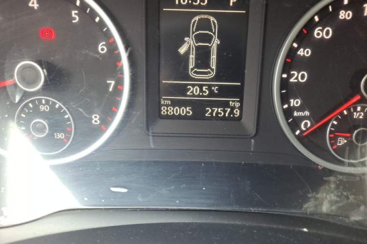 Used Volkswagen Tiguan 2016 280TSI Automatic Two-Wheel-Drive Silk Road Style Edition Odometer Close Up