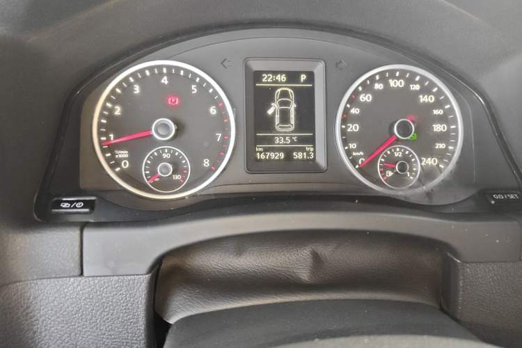 Used Volkswagen Tiguan 2016 300TSI Automatic All-Wheel Drive Fashion Vision Edition Odometer Close Up