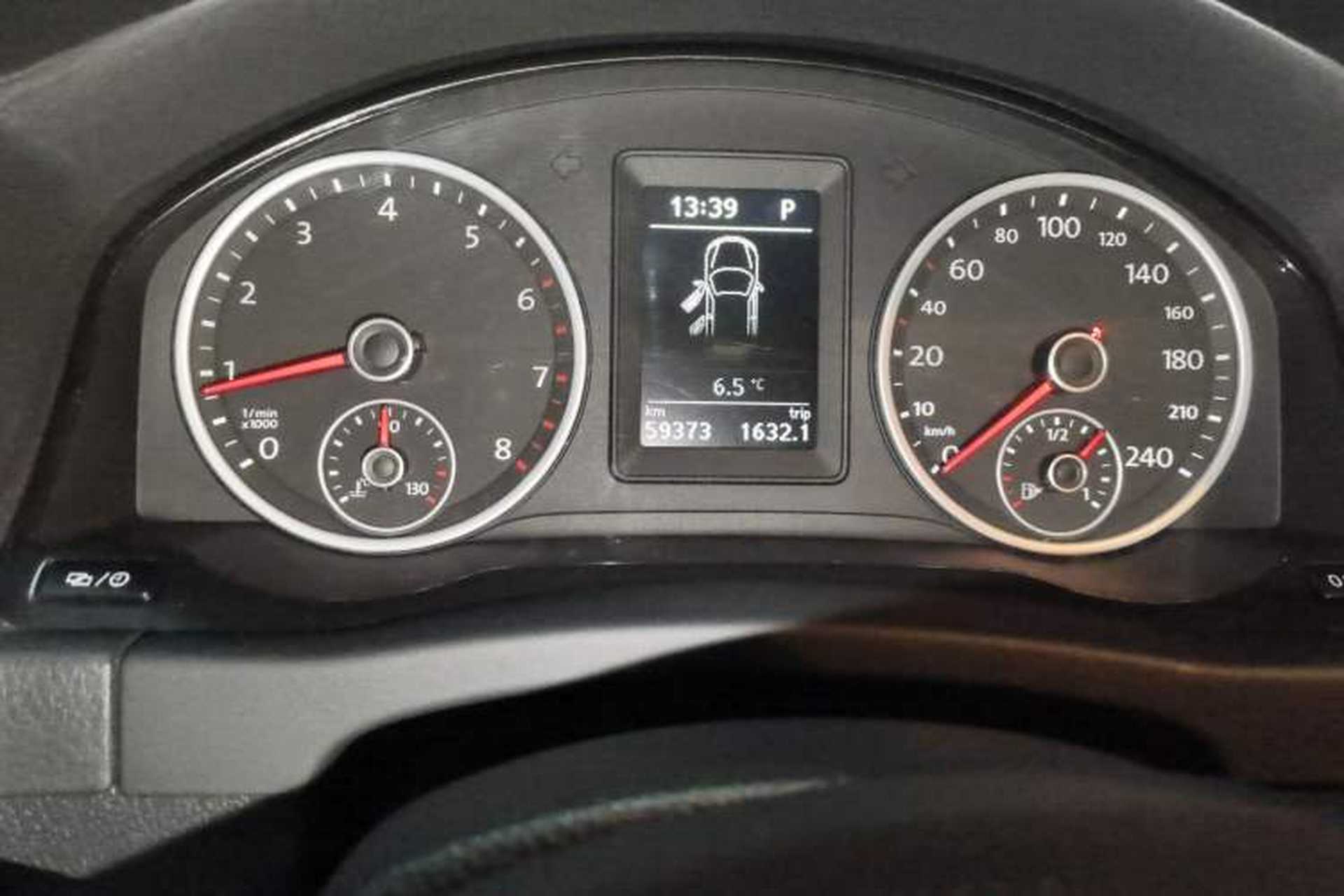Used Volkswagen Tiguan 2016 300TSI Automatic All-Wheel Drive Fashion Vision Edition Odometer Close Up
