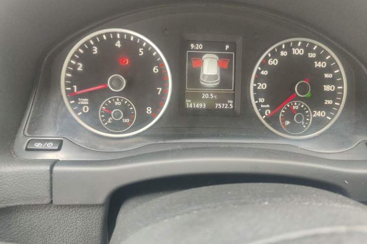 Used Volkswagen Tiguan 2016 300TSI Automatic All-Wheel Drive Luxury Edition Odometer Close Up