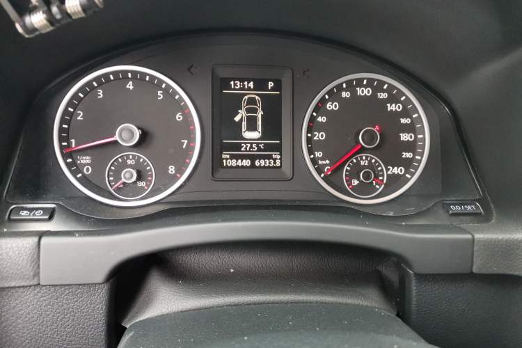 Used Volkswagen Tiguan 2016 280TSI Automatic Two-Wheel-Drive Silk Road Style Edition Odometer Close Up