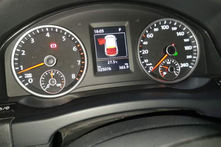 Used Volkswagen Tiguan 2016 300TSI Automatic Two-Wheel Drive Luxury Edition Odometer Close Up