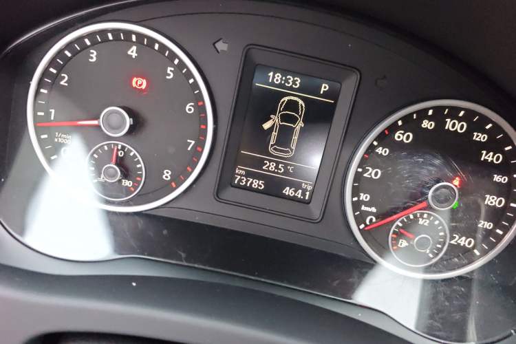 Used Volkswagen Tiguan 2016 300TSI Automatic Two-Wheel Drive Comfort Edition Odometer Close Up