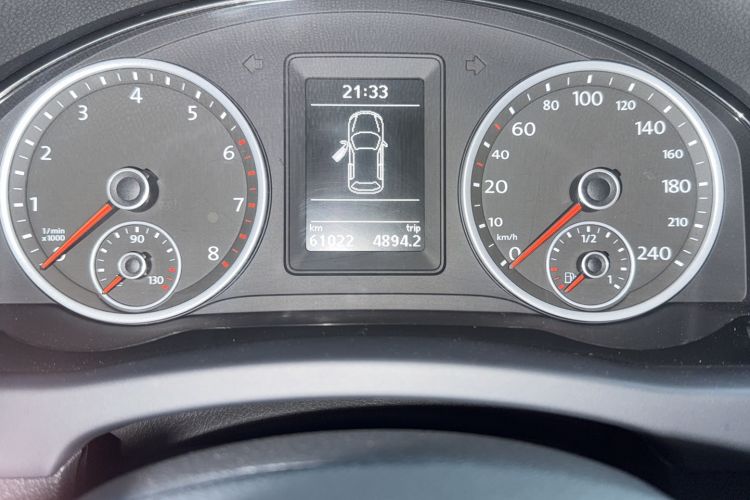 Used Volkswagen Tiguan 2016 280TSI Automatic Two-Wheel-Drive Silk Road Style Edition Odometer Close Up