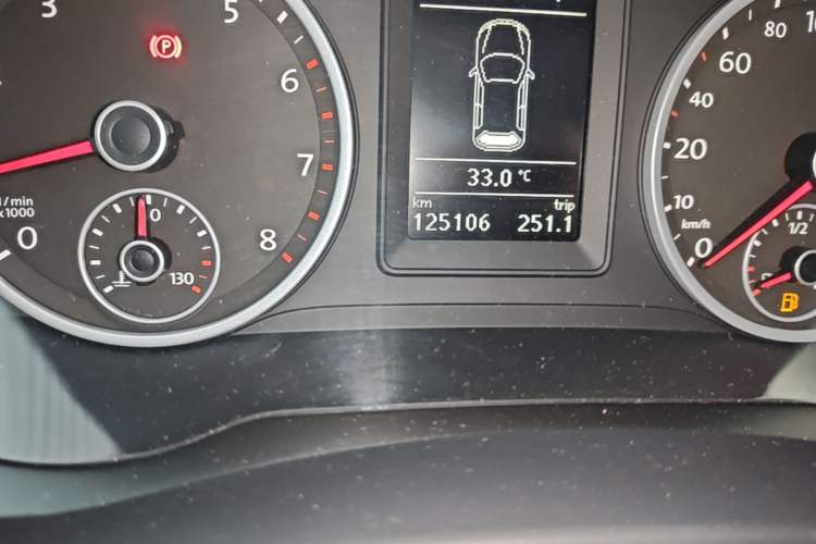 Used Volkswagen Tiguan 2016 280TSI Automatic Two-Wheel-Drive Silk Road Style Edition Odometer Close Up
