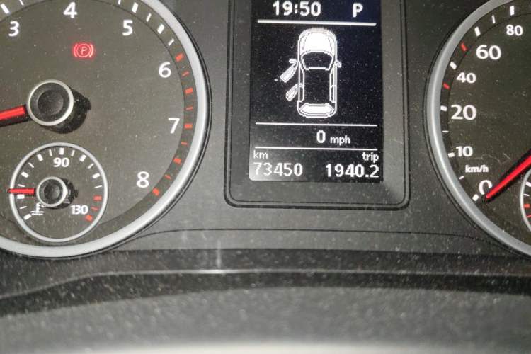 Used Volkswagen Tiguan 2016 280TSI Automatic Two-Wheel-Drive Silk Road Style Edition Odometer Close Up