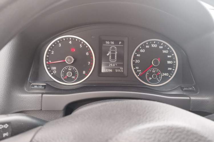 Used Volkswagen Tiguan 2016 300TSI Automatic Two-Wheel Drive Trend Edition Odometer Close Up