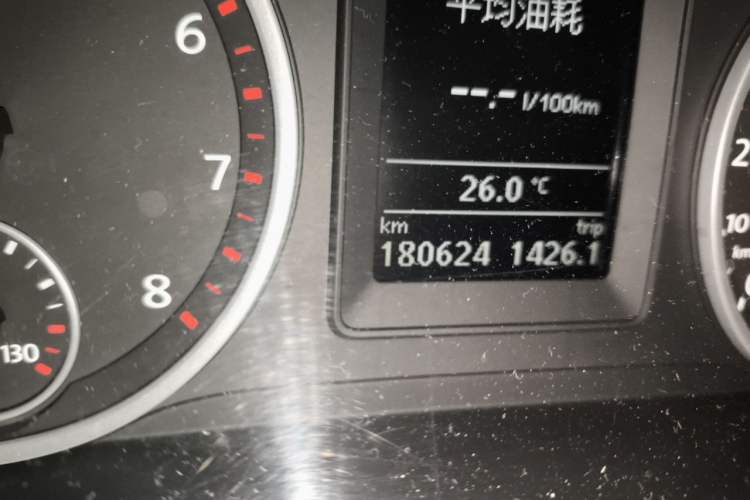Used Volkswagen Tiguan 2016 280TSI Automatic Two-Wheel Drive Silk Road Comfort Edition Odometer Close Up
