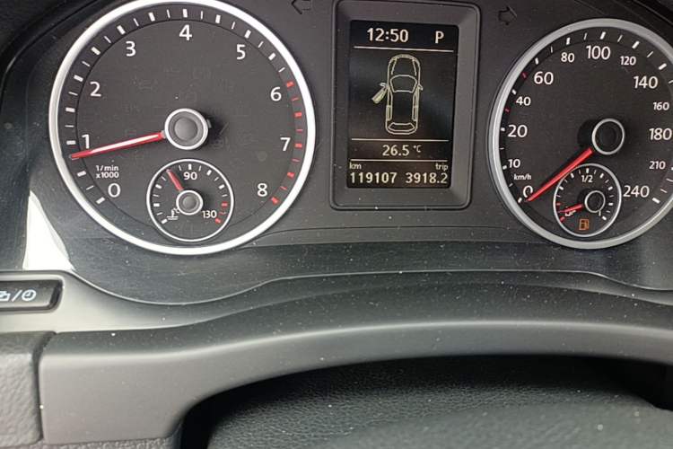 Used Volkswagen Tiguan 2016 300TSI Automatic Two-Wheel Drive Comfort Edition Odometer Close Up